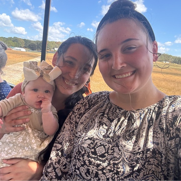 Meet your Posher, Katie - Picture 6 of 8